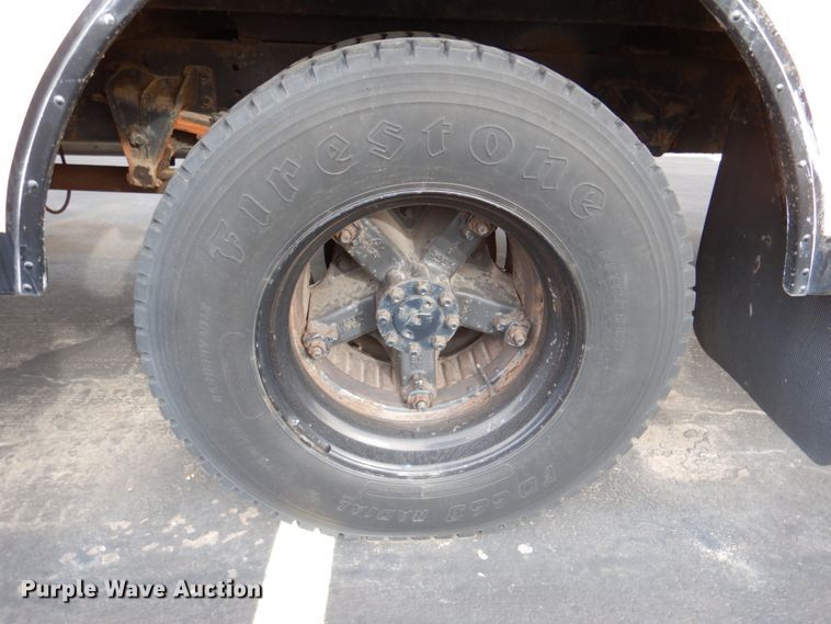 image for item DN2644 1996 International 3800  school bus