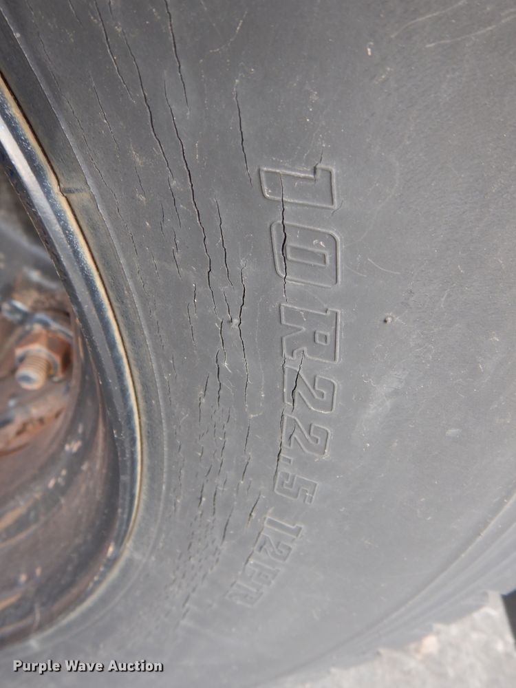 image for item DN2644 1996 International 3800  school bus