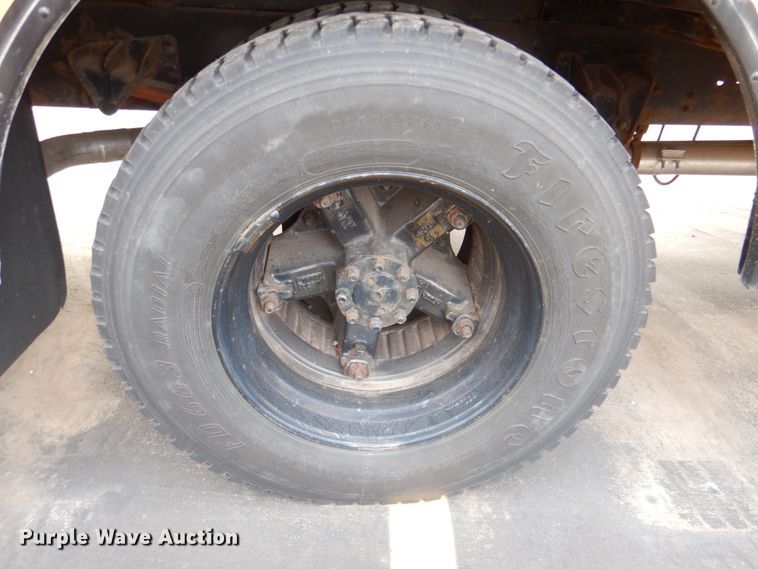 image for item DN2644 1996 International 3800  school bus