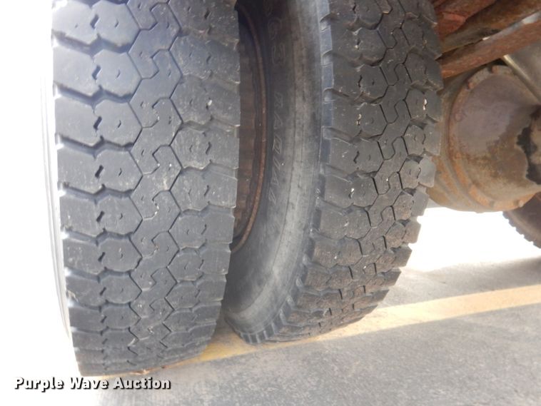 image for item DN2644 1996 International 3800  school bus