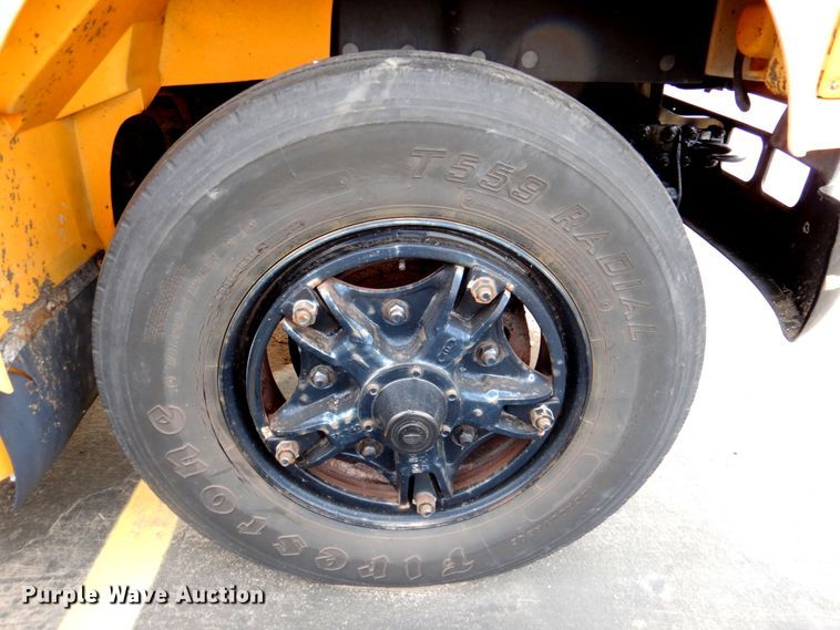 image for item DN2644 1996 International 3800  school bus