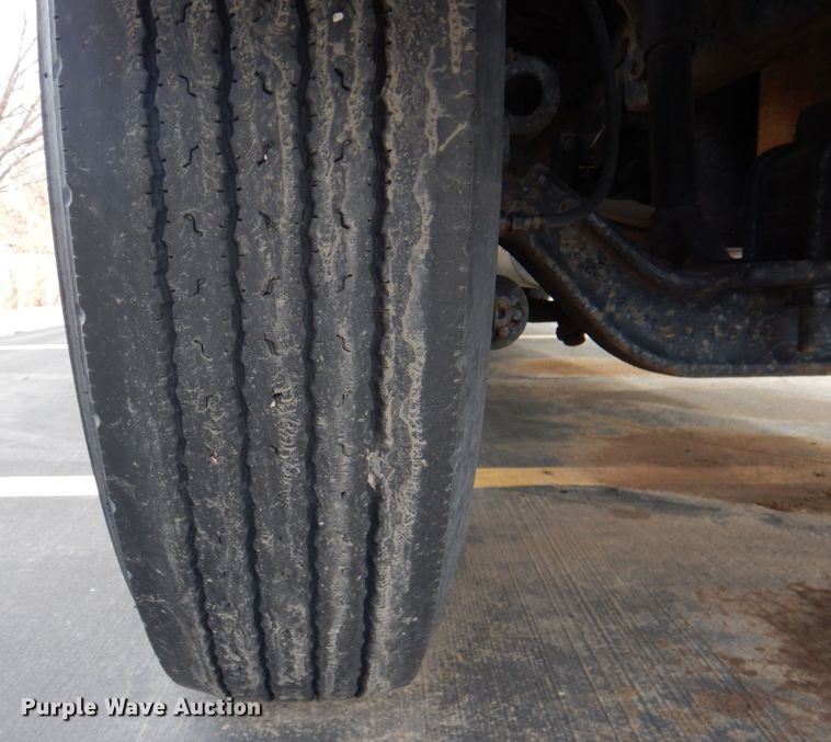 image for item DN2644 1996 International 3800  school bus