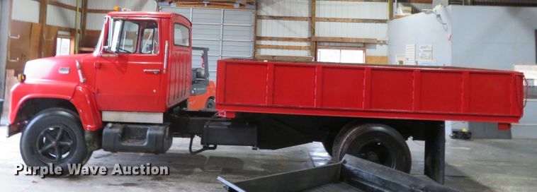 image for item DN7856 1980 Ford 7000  scissor lift truck