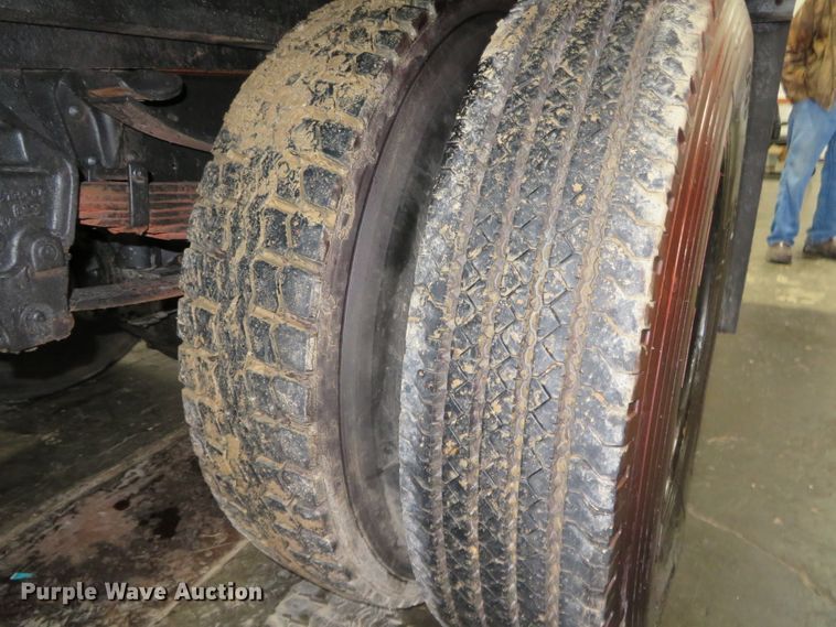 image for item DN7856 1980 Ford 7000  scissor lift truck