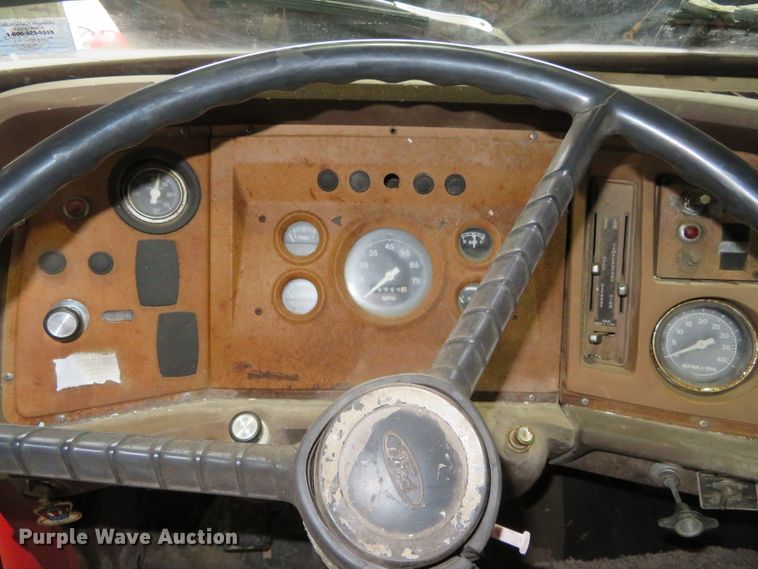 image for item DN7856 1980 Ford 7000  scissor lift truck