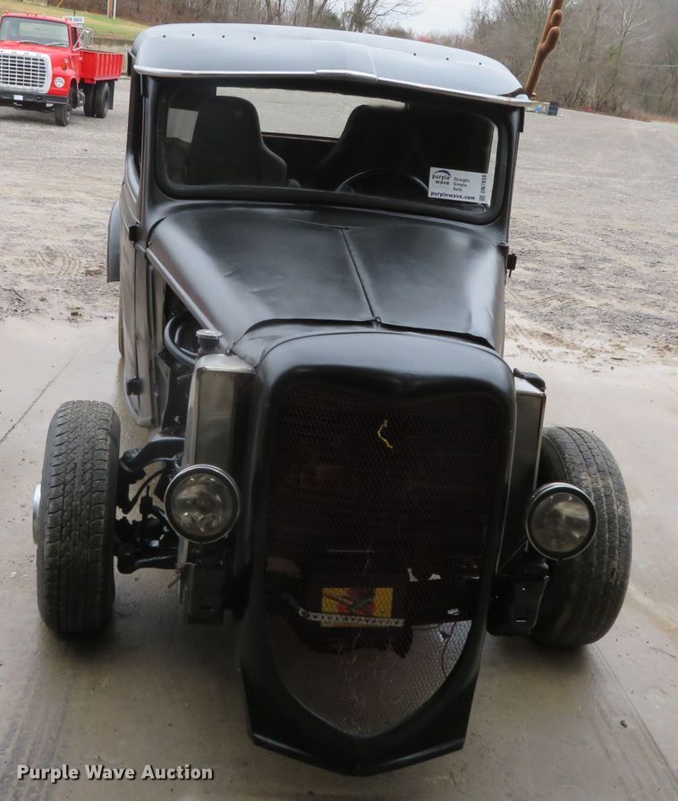 image for item DN7858 1990 Chevrolet S10  with 1926 Ford truck body