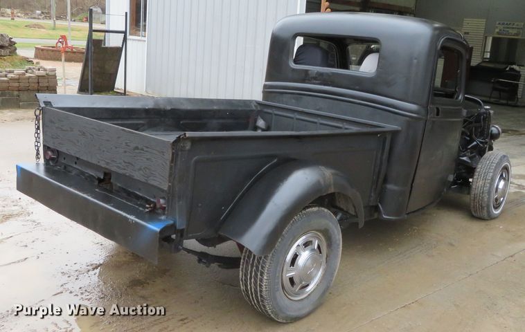 image for item DN7858 1990 Chevrolet S10  with 1926 Ford truck body