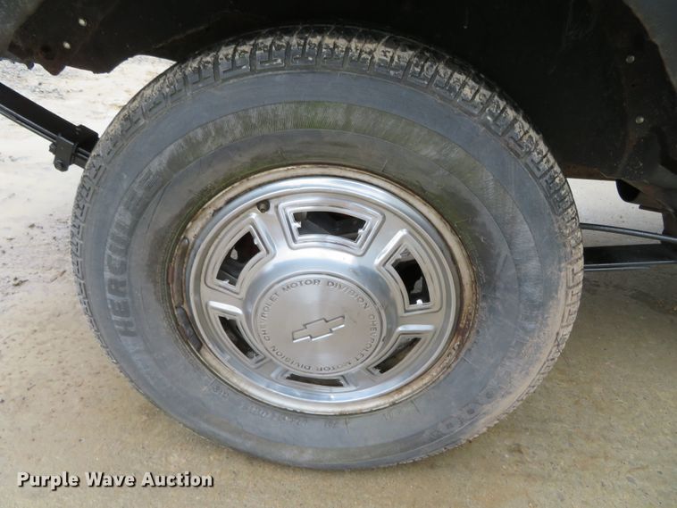 image for item DN7858 1990 Chevrolet S10  with 1926 Ford truck body