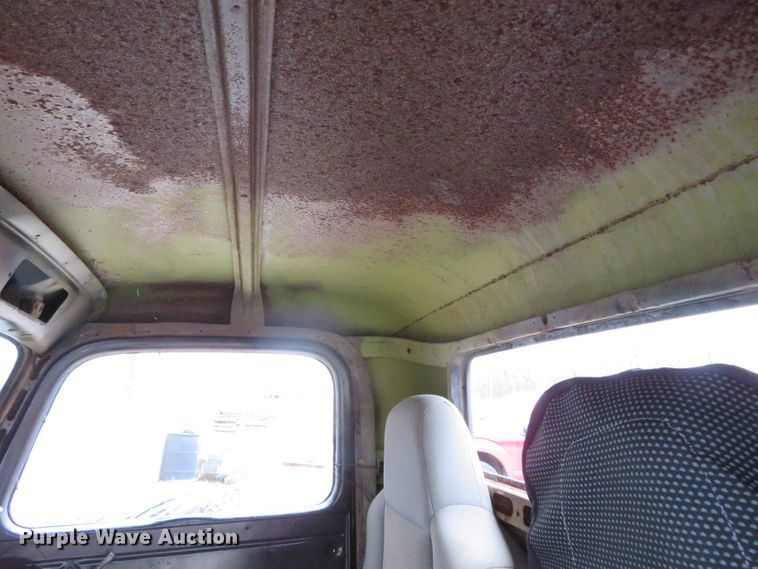 image for item DN7858 1990 Chevrolet S10  with 1926 Ford truck body