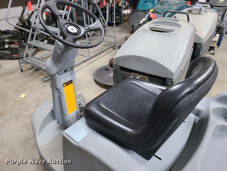 image for item EZ9245 Advance Abolition 2710  floor buffer