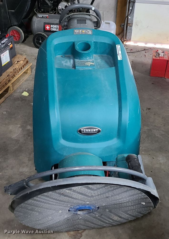 image for item EZ9248 Tennant B7  floor buffer