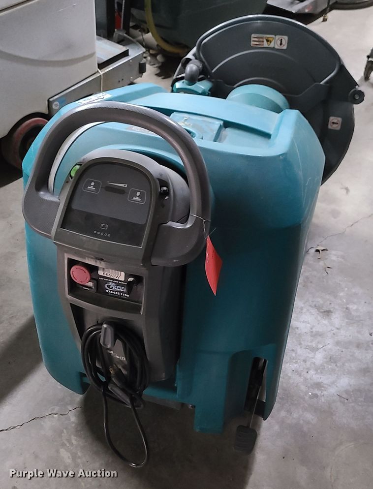 image for item EZ9248 Tennant B7  floor buffer