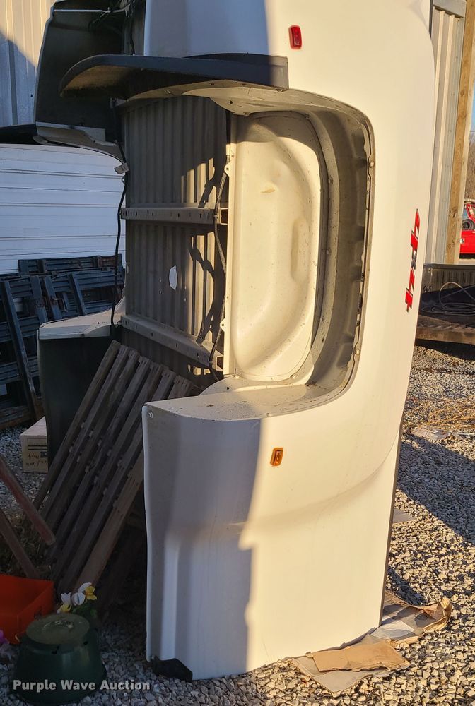 image for item FW9744 Pickup truck bed