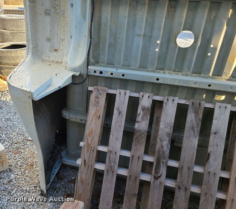 image for item FW9744 Pickup truck bed