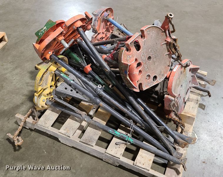 image for item GB9139 Approximately 15 pipe threading stands