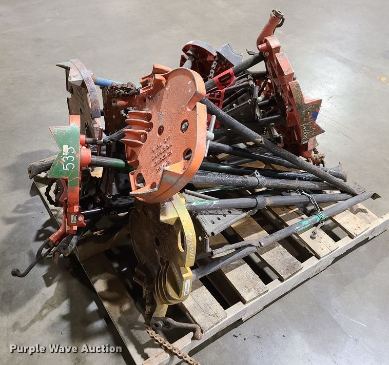 image for item GB9139 Approximately 15 pipe threading stands