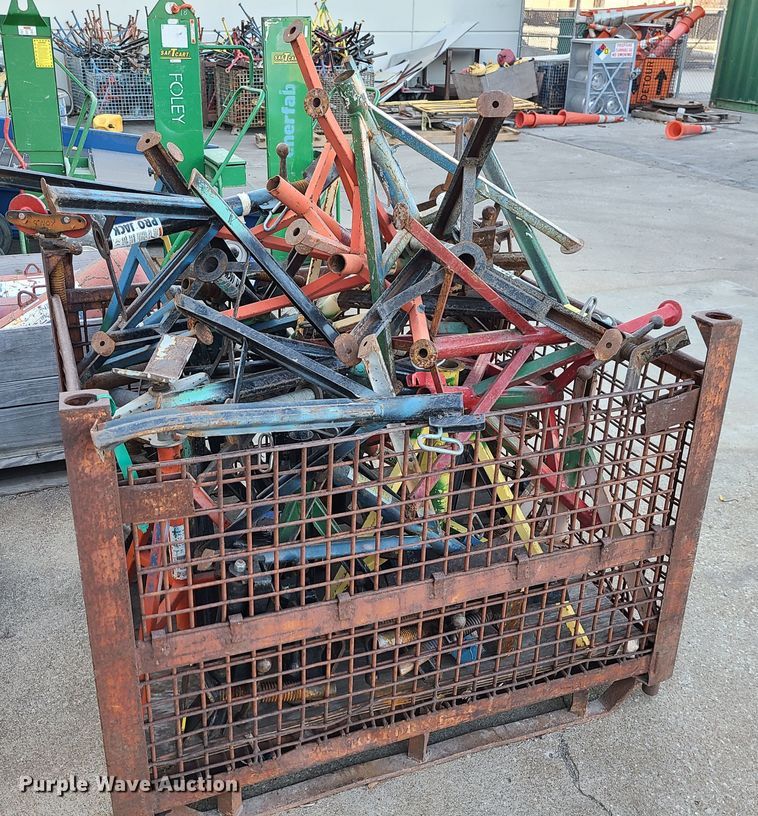 image for item GB9155 Approximately 30 pipe stands