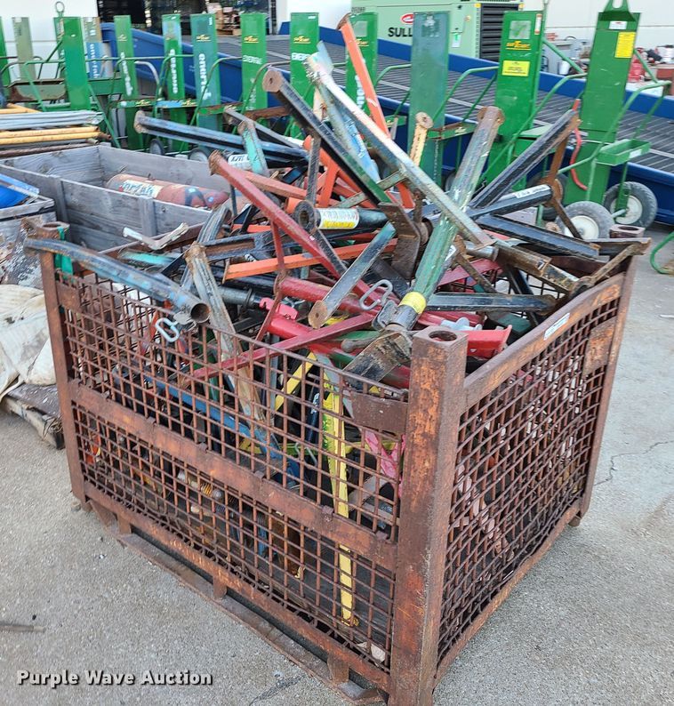 image for item GB9155 Approximately 30 pipe stands