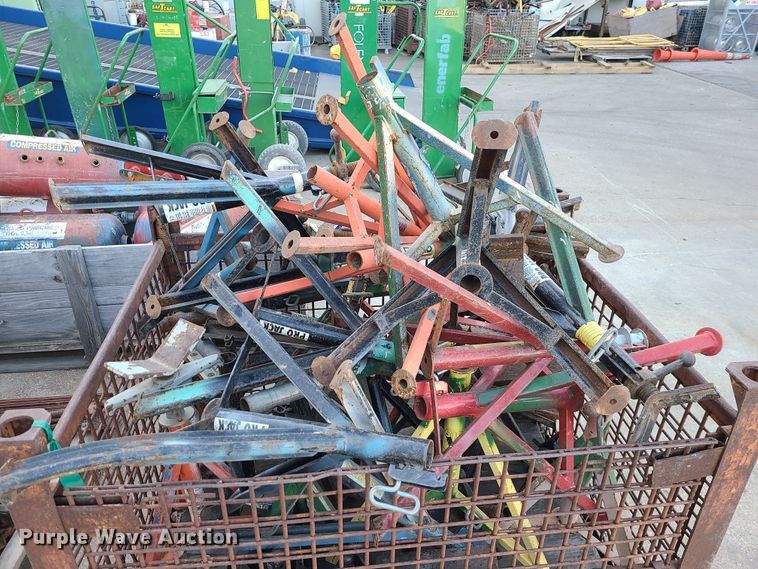 image for item GB9155 Approximately 30 pipe stands