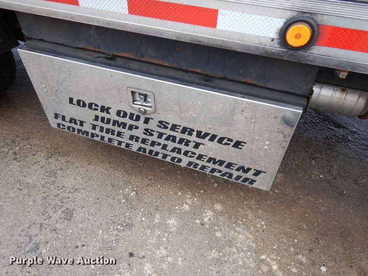 image for item HR9051 2010 Nissan 2300LP  rollback truck