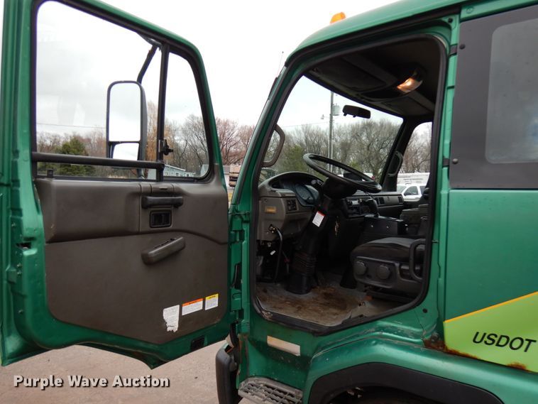 image for item HR9051 2010 Nissan 2300LP  rollback truck