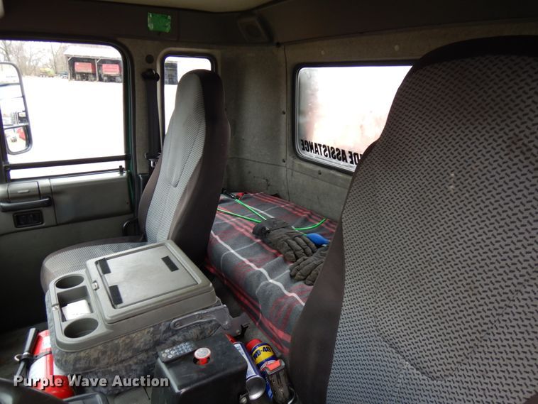 image for item HR9051 2010 Nissan 2300LP  rollback truck