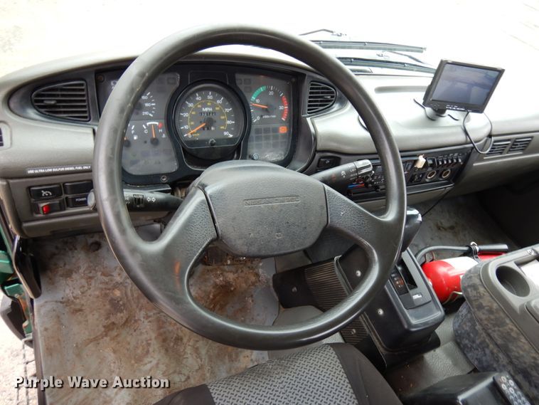 image for item HR9051 2010 Nissan 2300LP  rollback truck