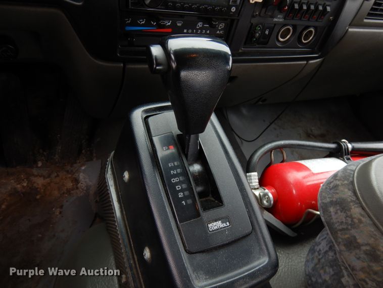 image for item HR9051 2010 Nissan 2300LP  rollback truck