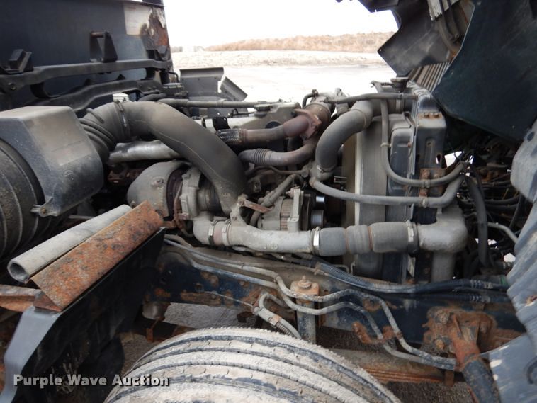 image for item HR9051 2010 Nissan 2300LP  rollback truck