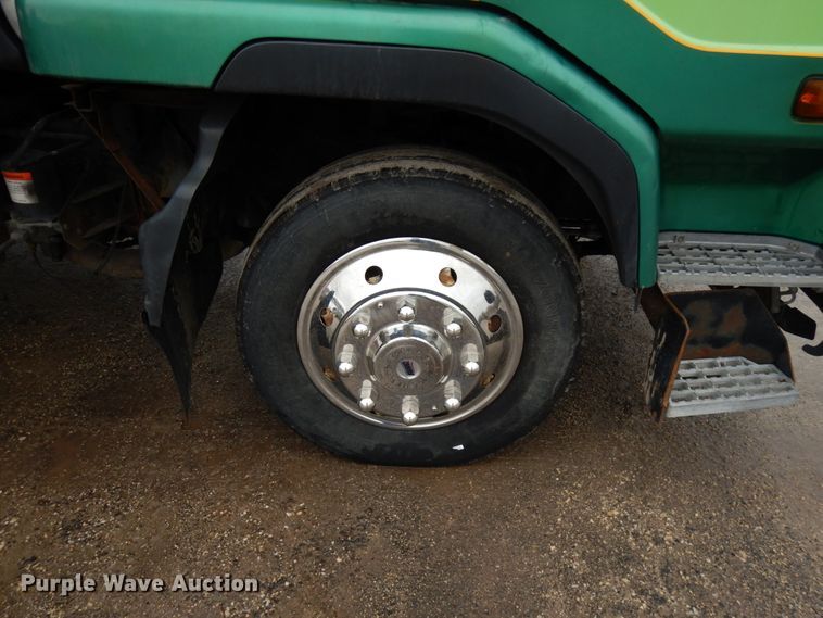 image for item HR9051 2010 Nissan 2300LP  rollback truck