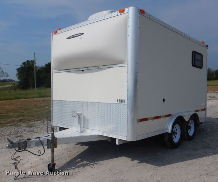 image for item HT9419 2001 Coachcraft  fiber optic trailer