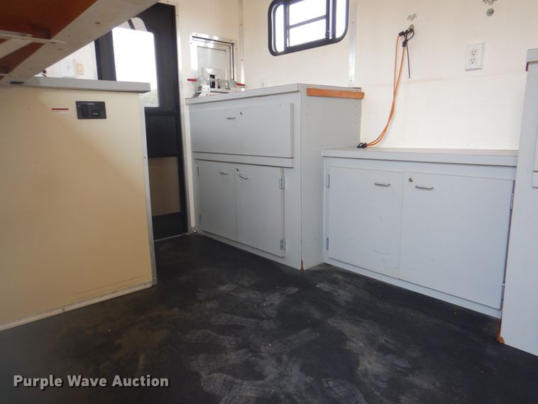 image for item HT9419 2001 Coachcraft  fiber optic trailer