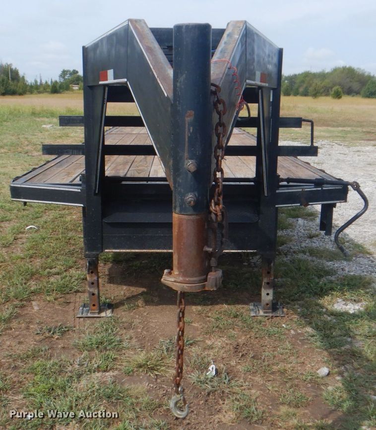 image for item HT9455 2002 Apache  equipment trailer