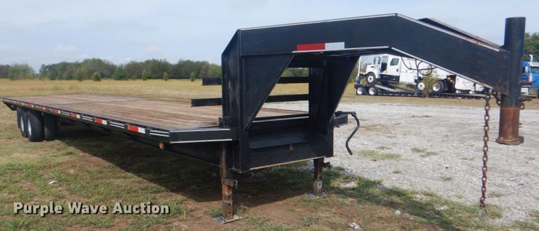 image for item HT9455 2002 Apache  equipment trailer