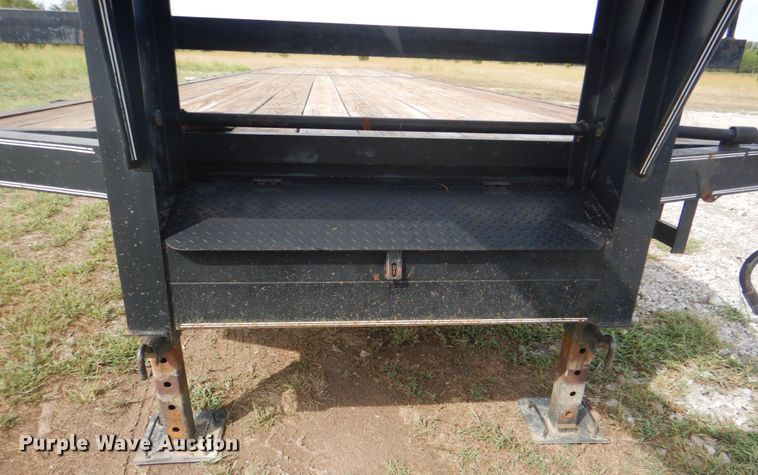 image for item HT9455 2002 Apache  equipment trailer