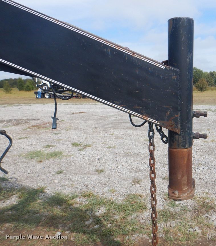 image for item HT9455 2002 Apache  equipment trailer