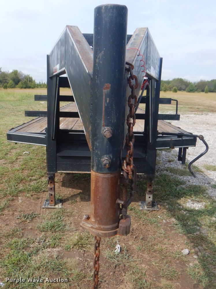 image for item HT9455 2002 Apache  equipment trailer