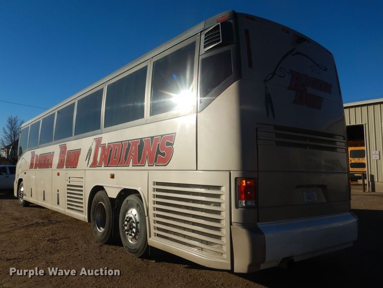 image for item HU9364 2001 MCI E4500  coach bus