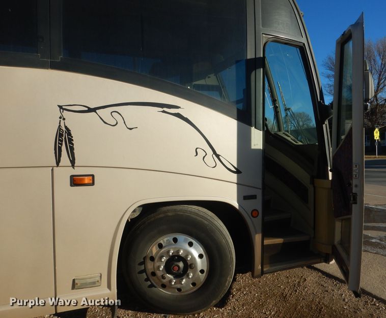 image for item HU9364 2001 MCI E4500  coach bus