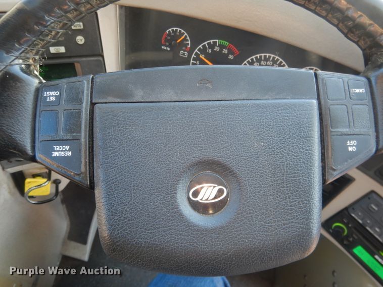 image for item HU9364 2001 MCI E4500  coach bus