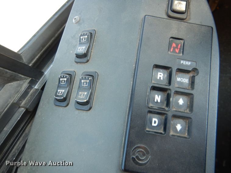 image for item HU9364 2001 MCI E4500  coach bus