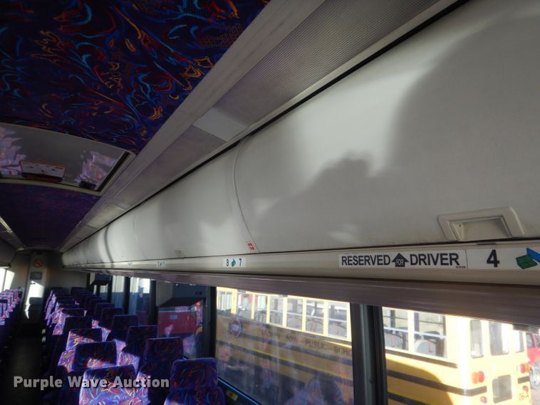 image for item HU9364 2001 MCI E4500  coach bus