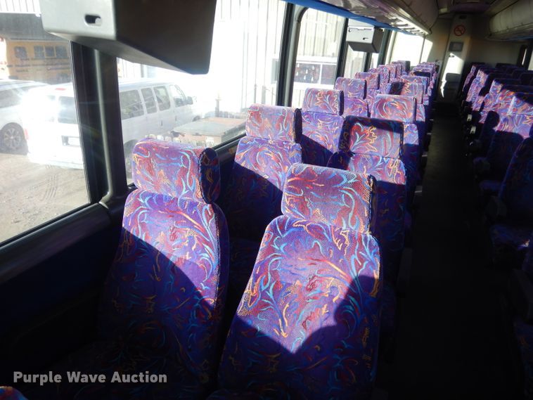 image for item HU9364 2001 MCI E4500  coach bus