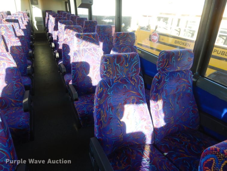 image for item HU9364 2001 MCI E4500  coach bus