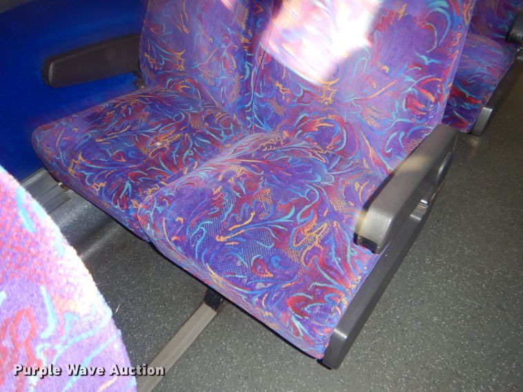 image for item HU9364 2001 MCI E4500  coach bus