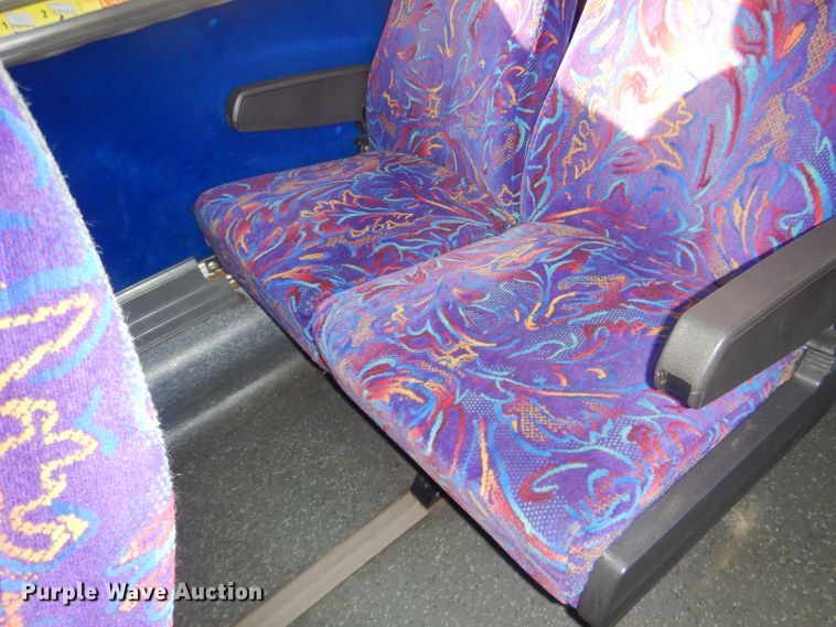 image for item HU9364 2001 MCI E4500  coach bus