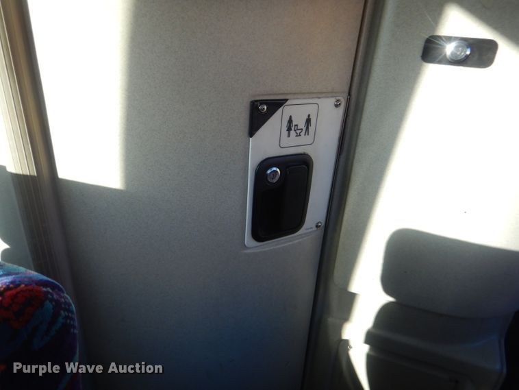 image for item HU9364 2001 MCI E4500  coach bus