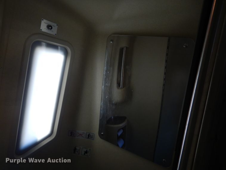 image for item HU9364 2001 MCI E4500  coach bus