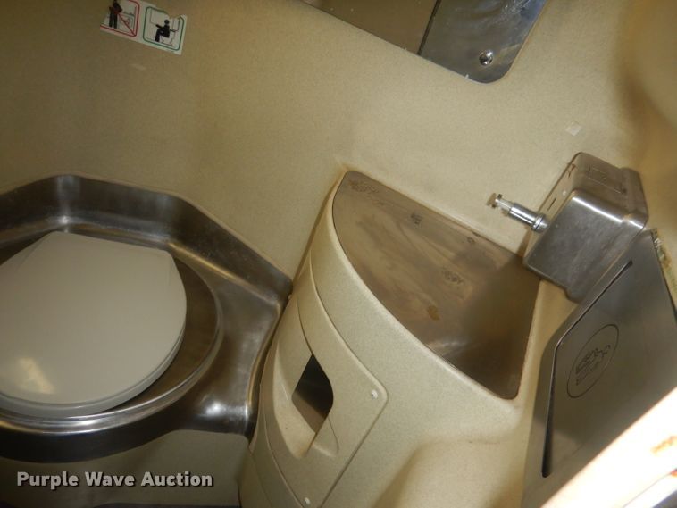 image for item HU9364 2001 MCI E4500  coach bus