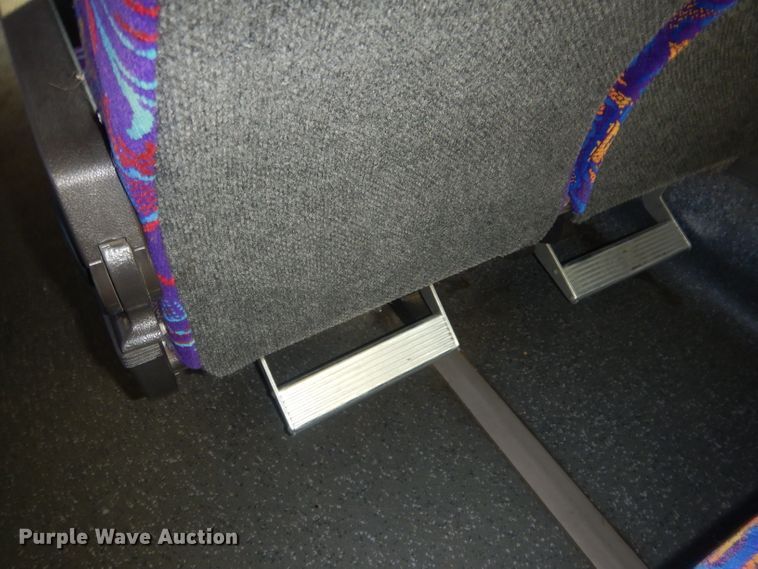 image for item HU9364 2001 MCI E4500  coach bus